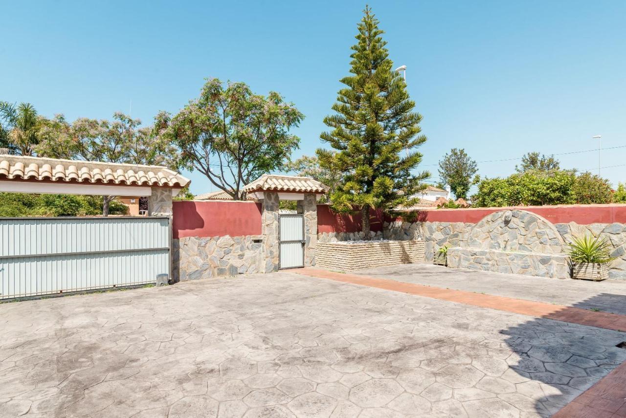 Villa Marty - Mayores De 25 Anos Chiclana de la Frontera Eksteriør bilde